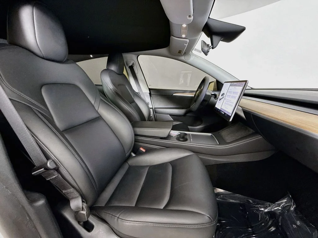 Used 2024 White Tesla Long Range image 28
