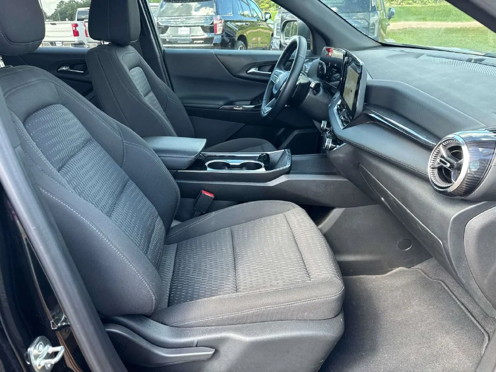 Used 2025 Black Chevrolet LT image 19