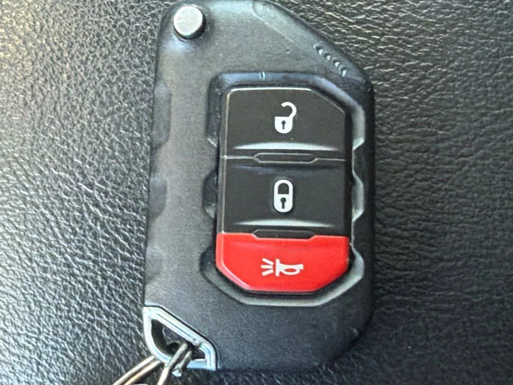 Used 2020 Gray Clearcoat Jeep Unlimited Sport S image 23