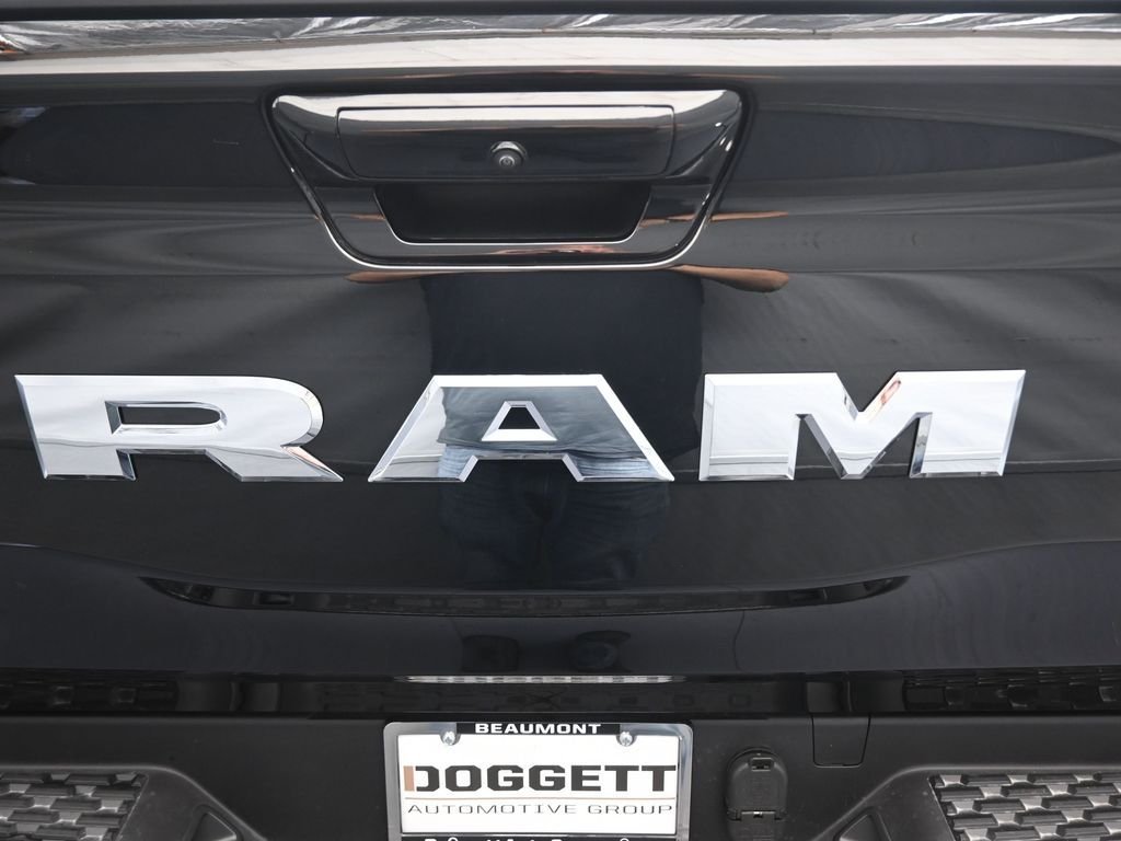 New 2026 Diamond Black Crystal Pearlcoat RAM Big Horn/Lone Star image 12