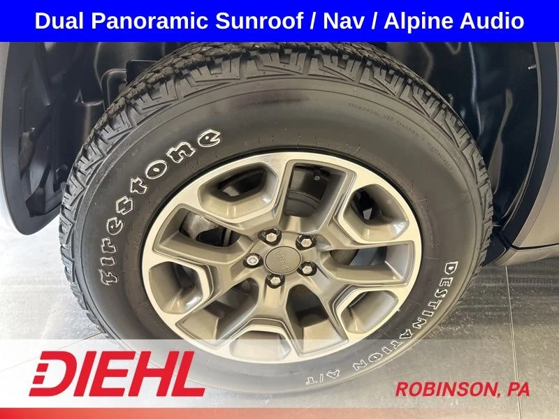 Used 2022 Silver Jeep Trailhawk image 8
