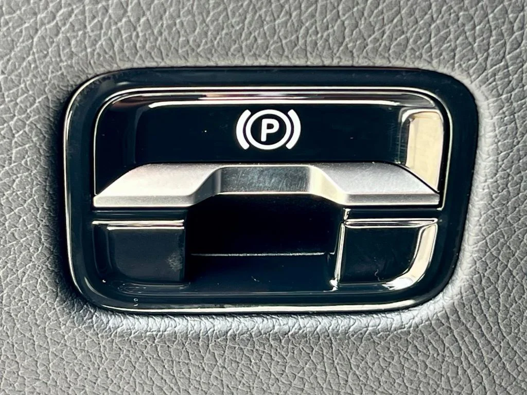 Certified Used 2026  Mercedes-Benz GLC 300 image 36