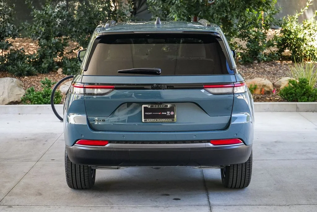 New 2026 Steel Blue Exterior Paint Jeep Limited image 5