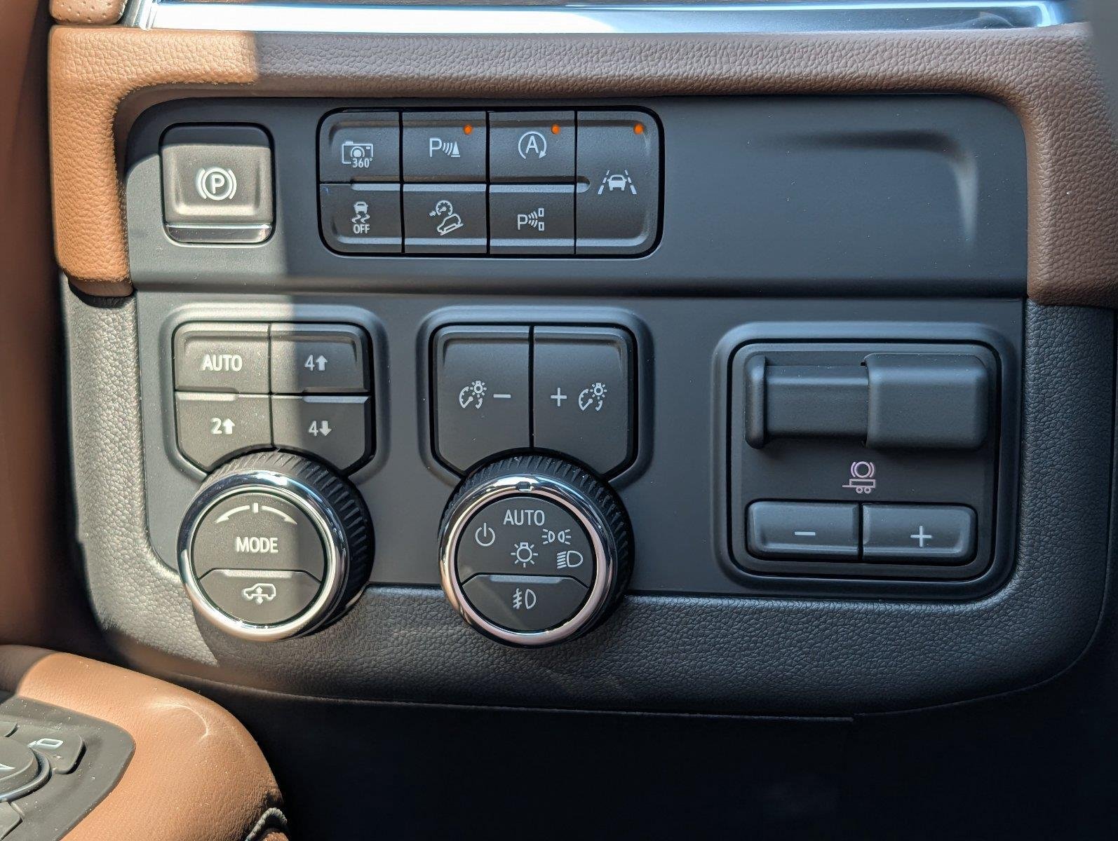 New 2026 Polar White Tricoat Chevrolet High Country image 29