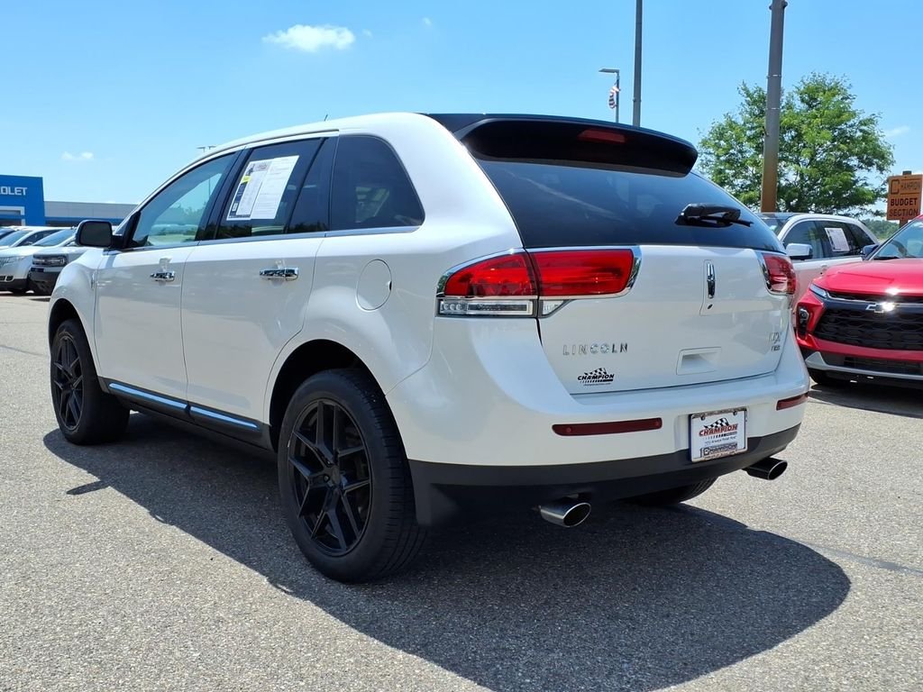 Used 2015 White Lincoln Base image 7