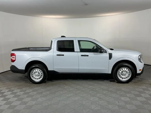 Used 2026 White Metallic Ford XL image 4
