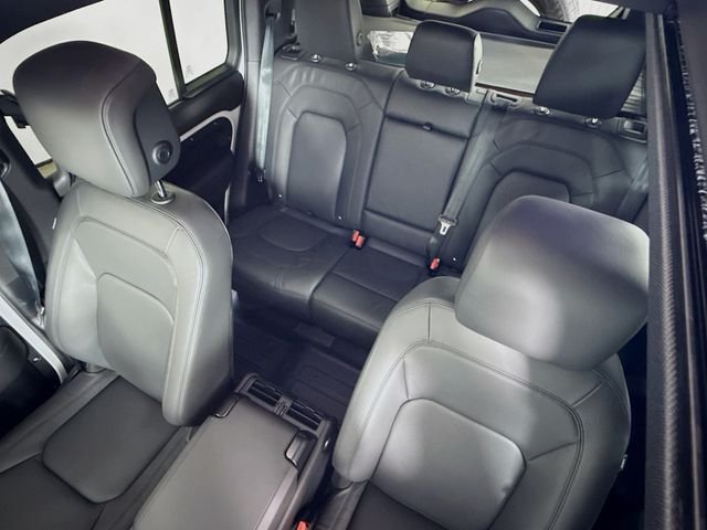 New 2026 Fuji White Land Rover X-Dynamic SE image 14