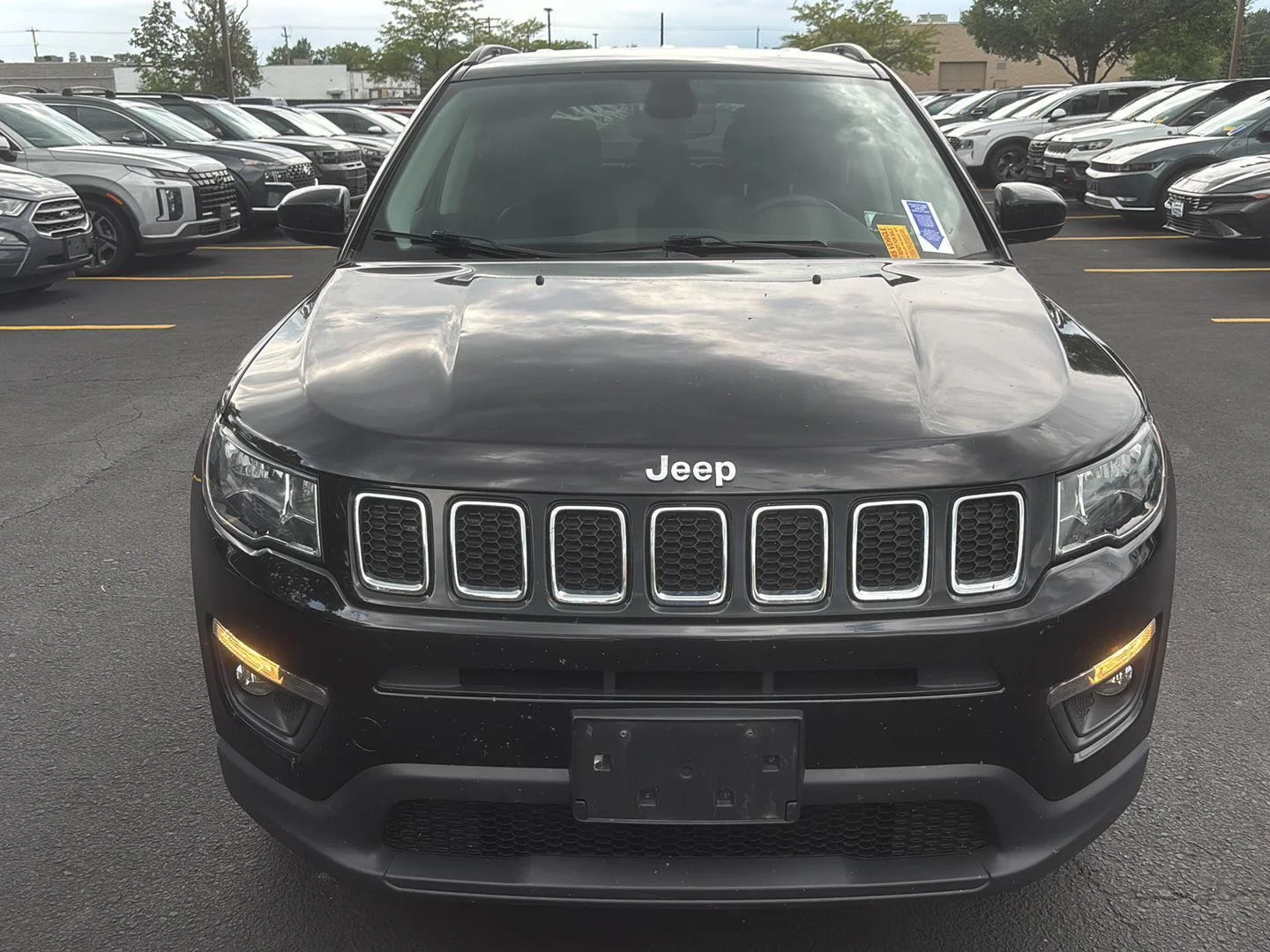 Used 2021 Diamond Black Crystal Pearlcoat Jeep Latitude image 2