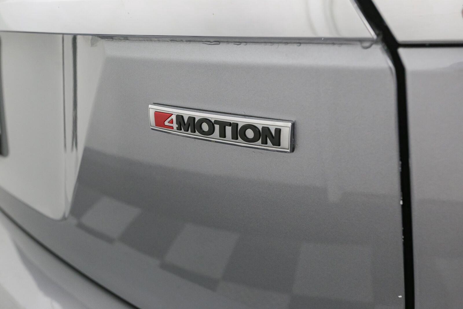 Used 2022 Pyrite Silver Metallic Volkswagen 3.6L V6 SE w/Technology image 13