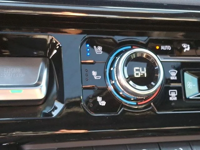 Used 2022 Red GMC AT4 image 25