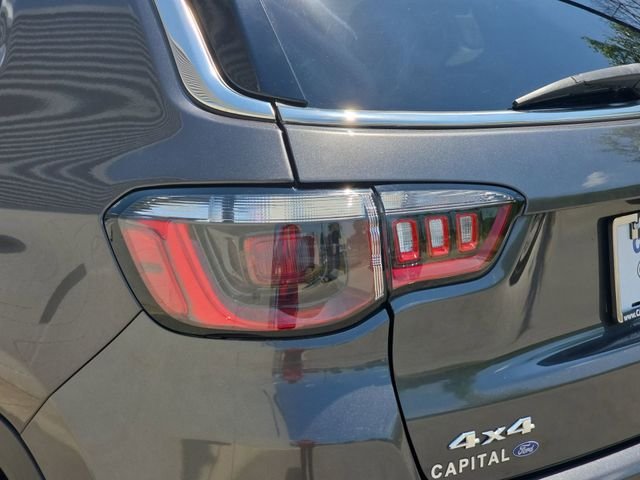 Used 2022 Gray Jeep Latitude Lux image 32