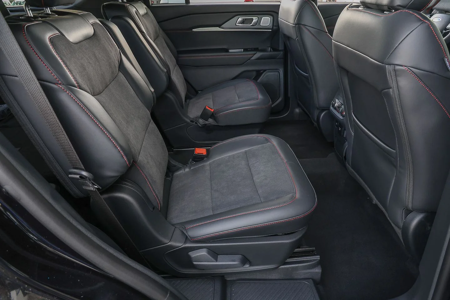 New 2026 Agate Black Metallic Ford ST image 42