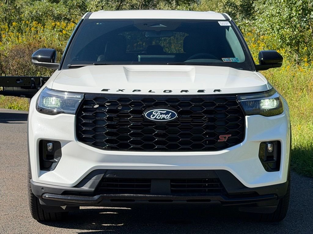 New 2027 Star White Metallic Tri-Coat Ford ST image 23