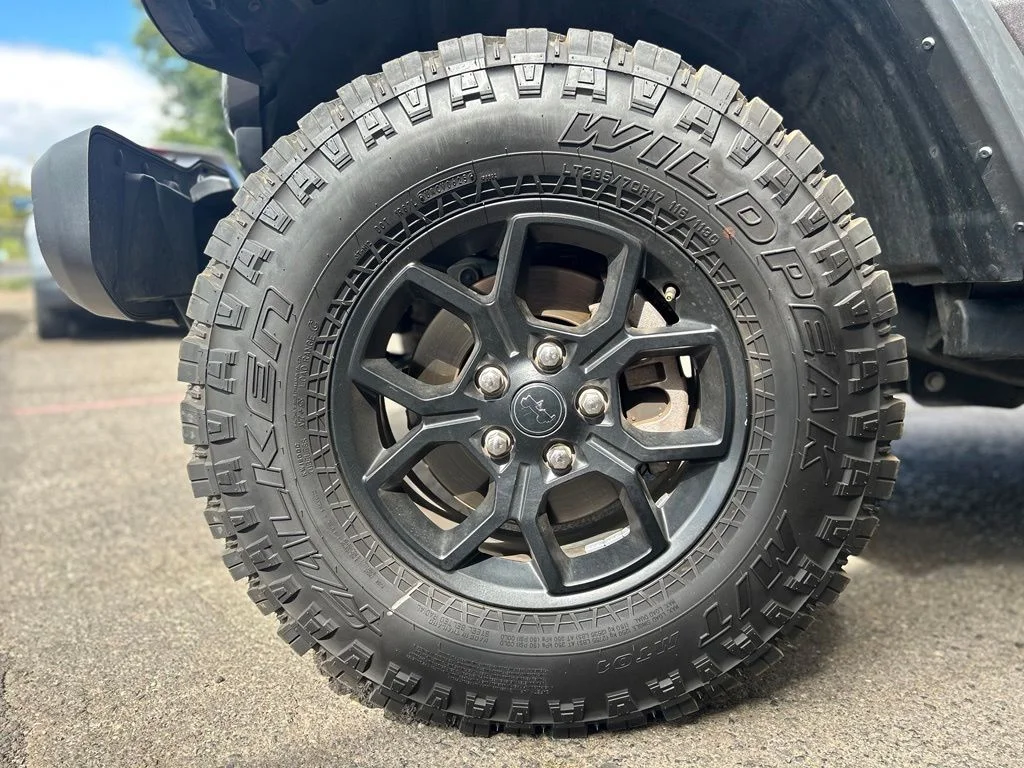 Used 2018 Crystal Metallic Jeep Unlimited Rubicon image 11