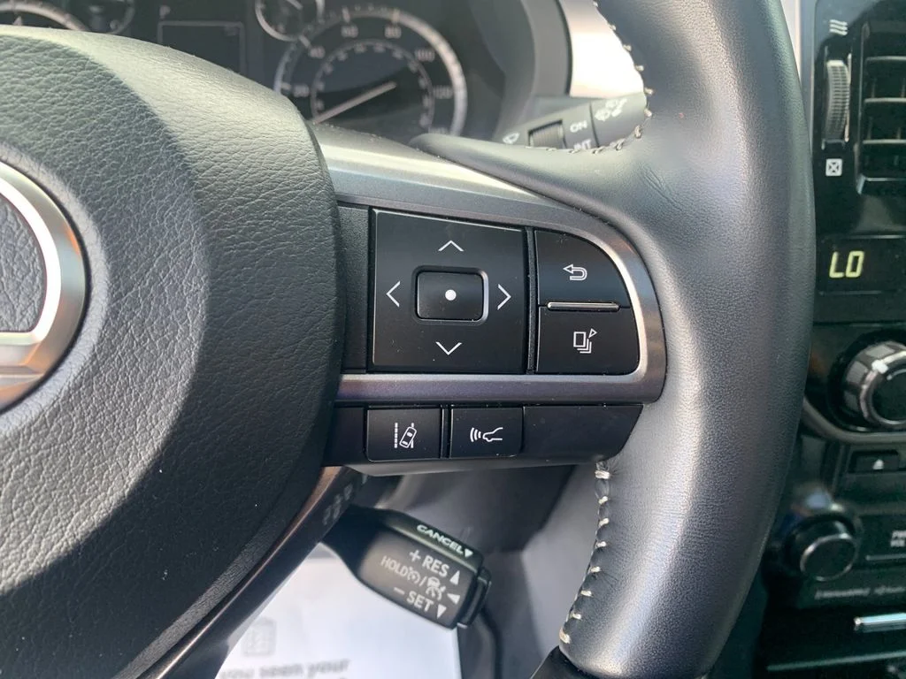 Used 2023 Black Lexus 460 image 30