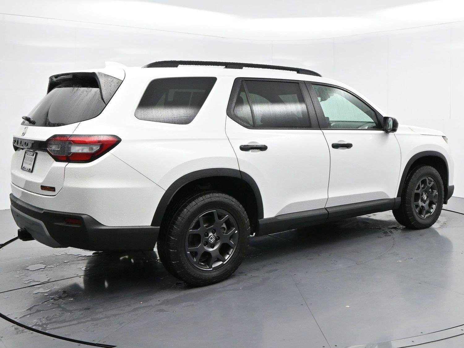 Used 2024 Platinum White Pearl Honda TrailSport image 7