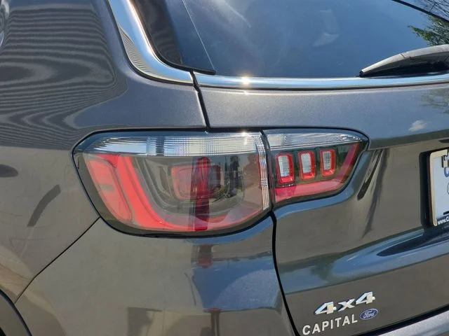 Used 2022 Gray Jeep Latitude Lux image 32