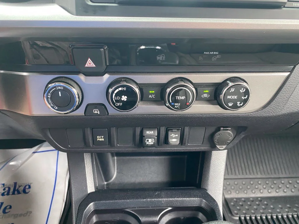 Used 2018 Silver Toyota SR5 image 23