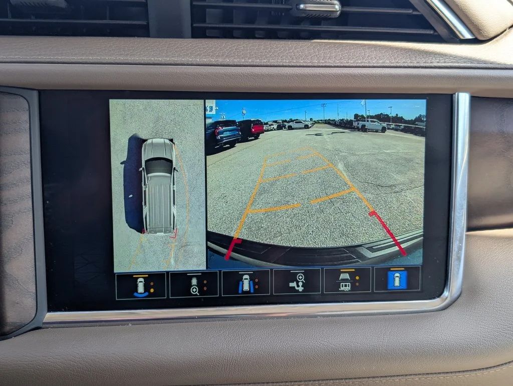 Used 2023 Green GMC Denali image 25