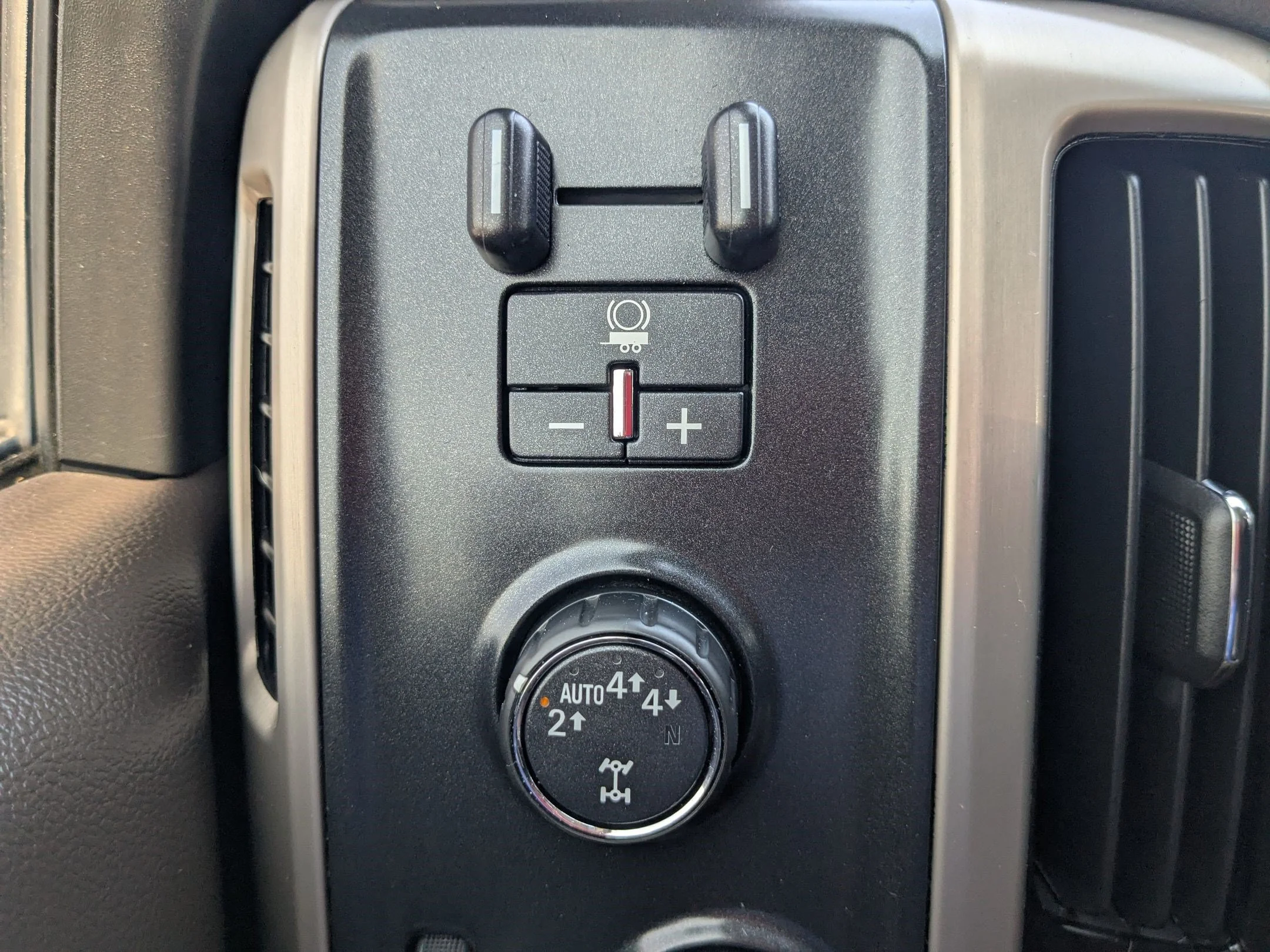 Used 2017 Onyx Black GMC Denali image 26