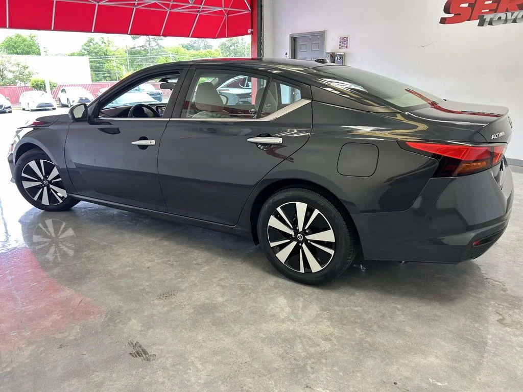 Used 2022 Blue Nissan 2.5 SV image 6