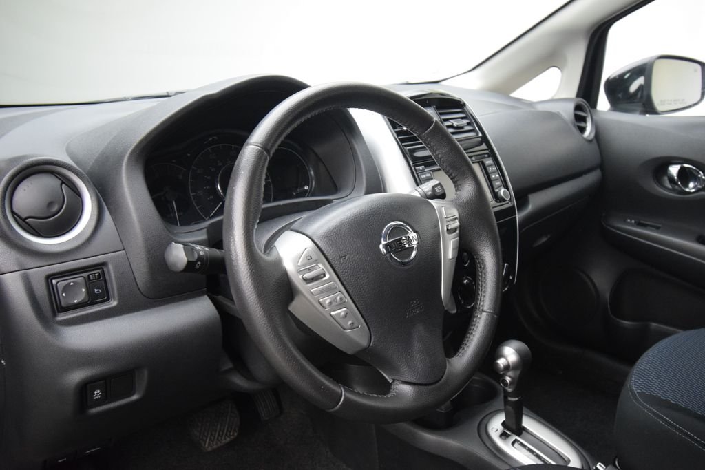 Used 2015 Black Nissan SL image 11