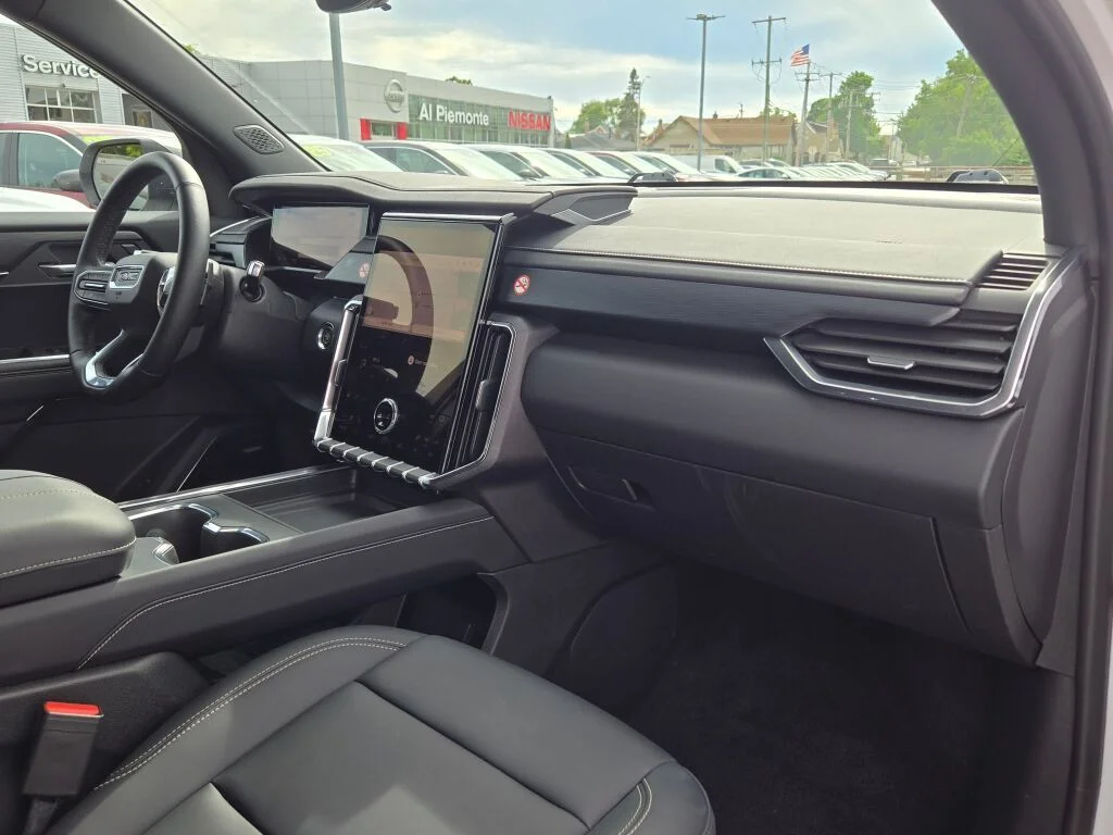 Used 2026 White GMC Elevation image 7