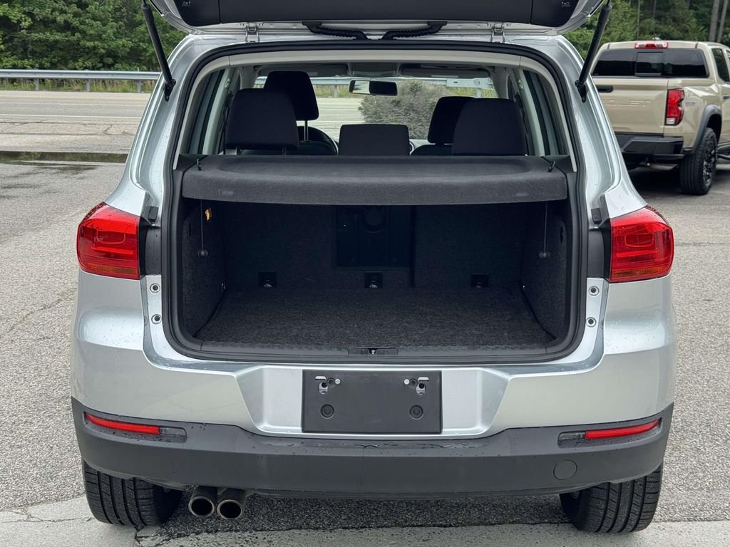 Used 2018 Silver Volkswagen 2.0T image 16