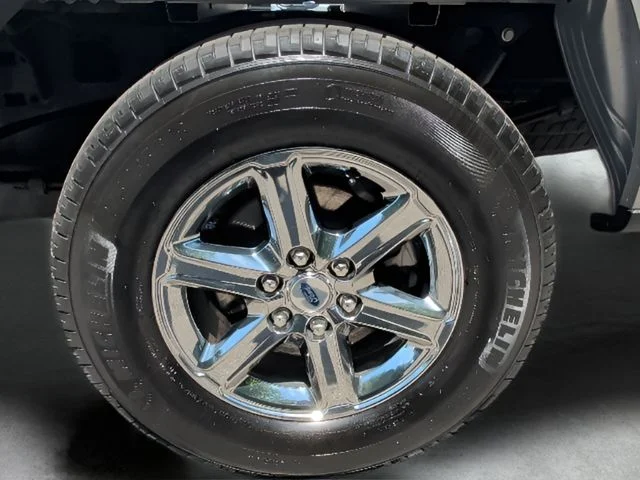 Used 2024 Silver Ford XLT image 10