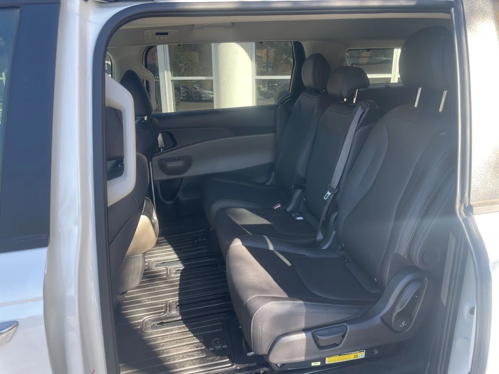 2026 Kia Carnival EX - Photo 11