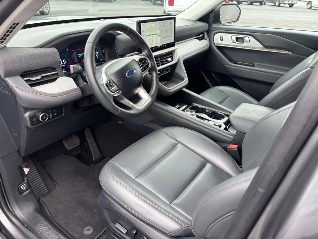 Used 2025 Gray Ford Active image 8