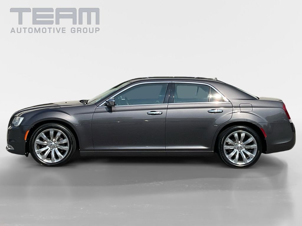 Used 2018 Gray Chrysler Limited image 4