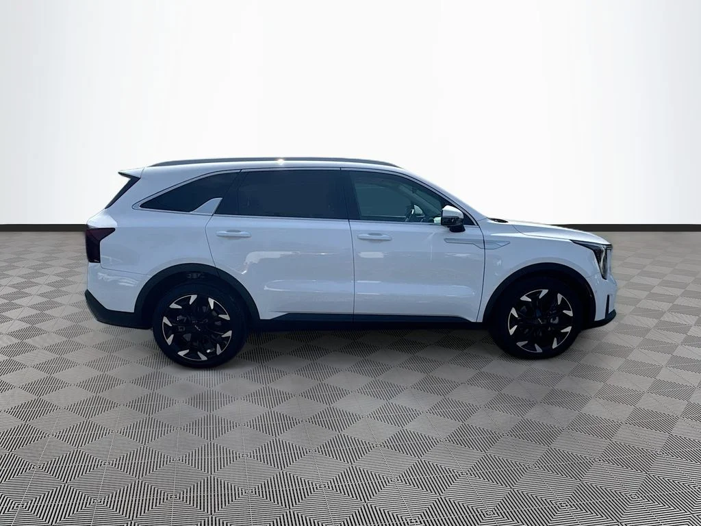 Used 2025 White Kia SX image 5