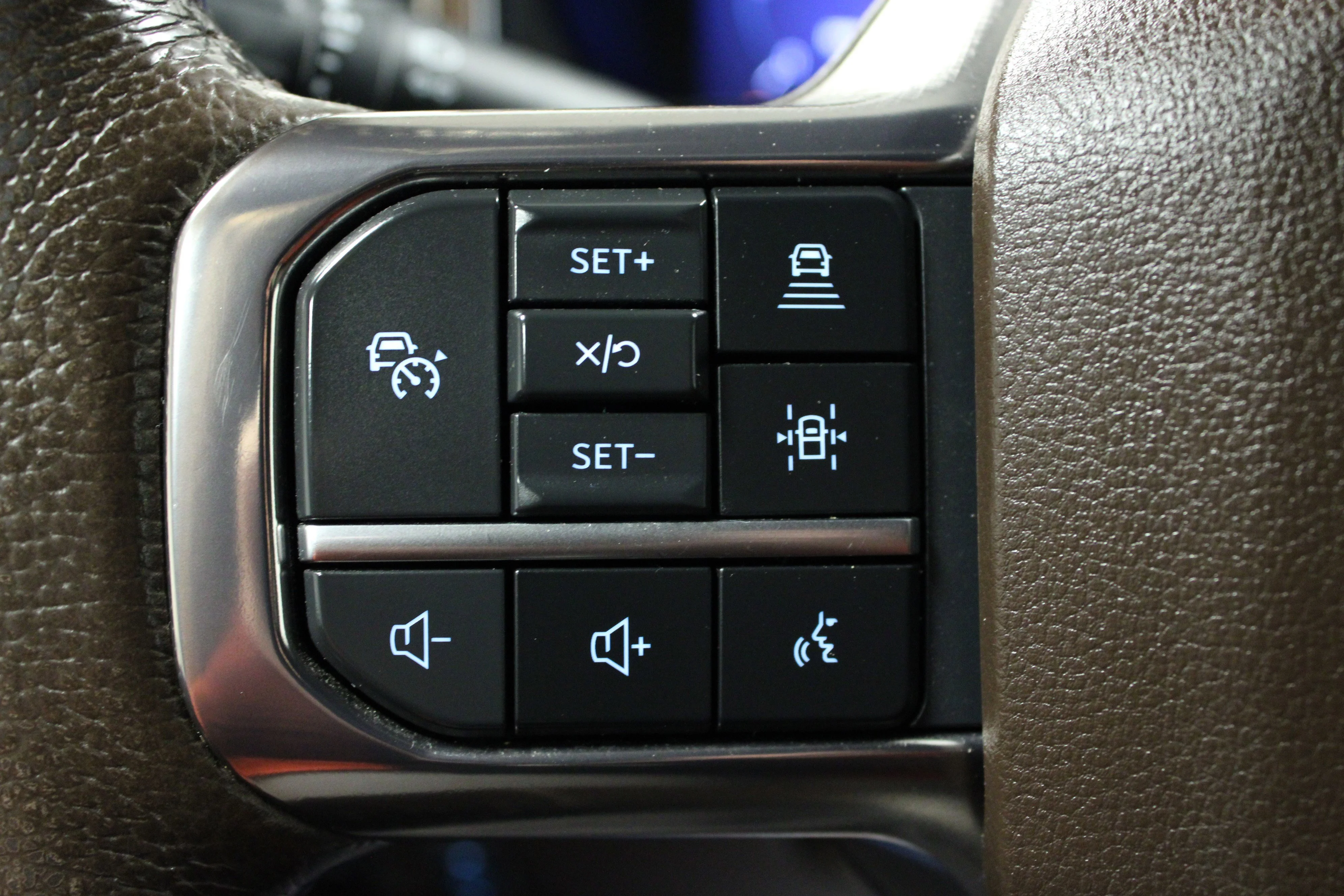 Used 2023 Agate Black Metallic Ford King Ranch image 20