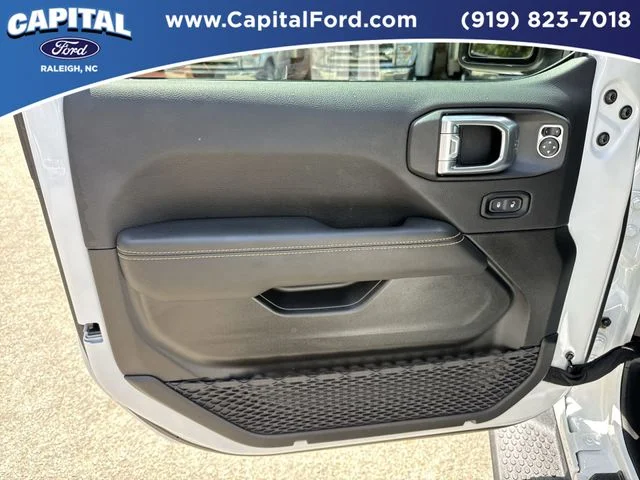 Used 2024 White Jeep Sahara image 20