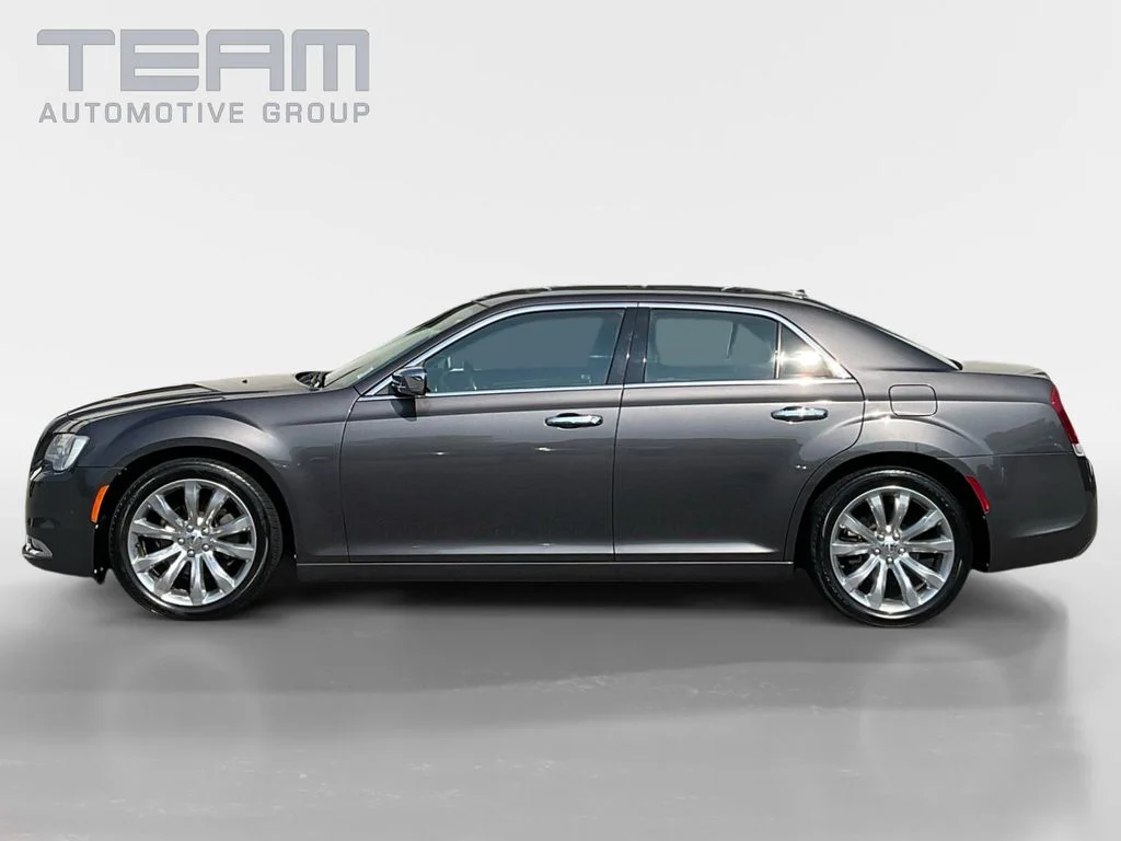 Used 2018 Gray Chrysler Limited image 4
