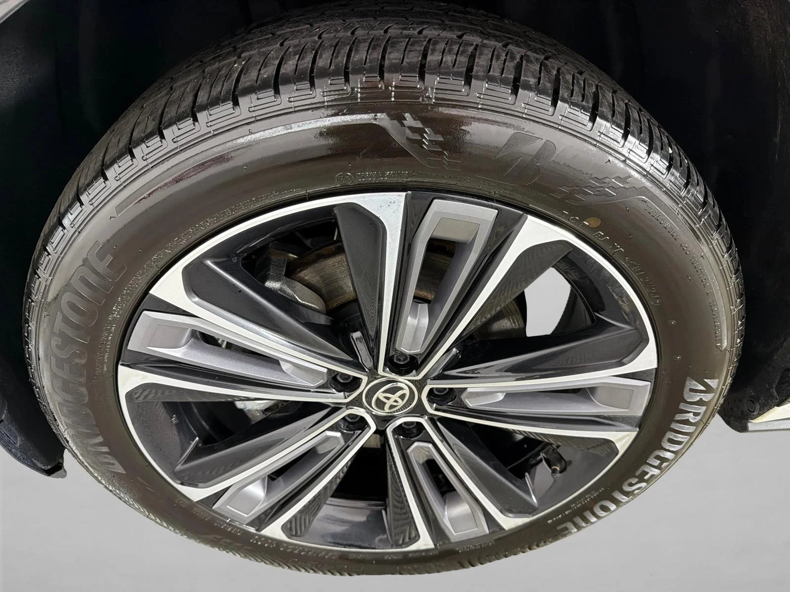Used 2024 White Toyota XLE image 24