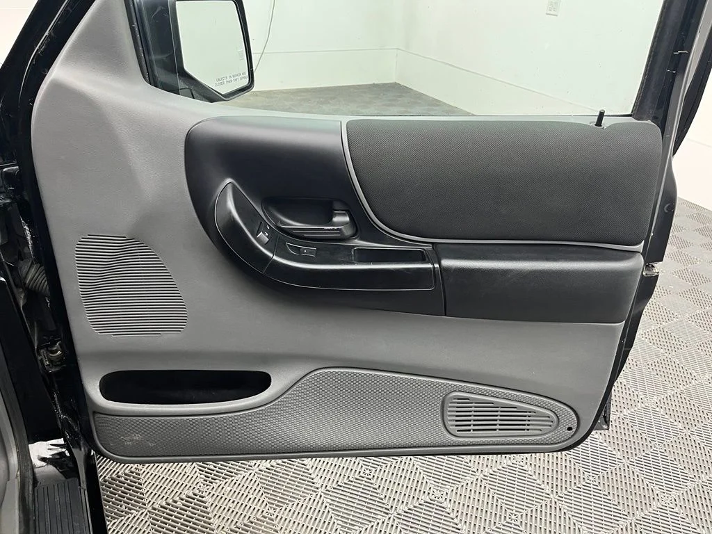 Used 2010  Ford XLT image 28