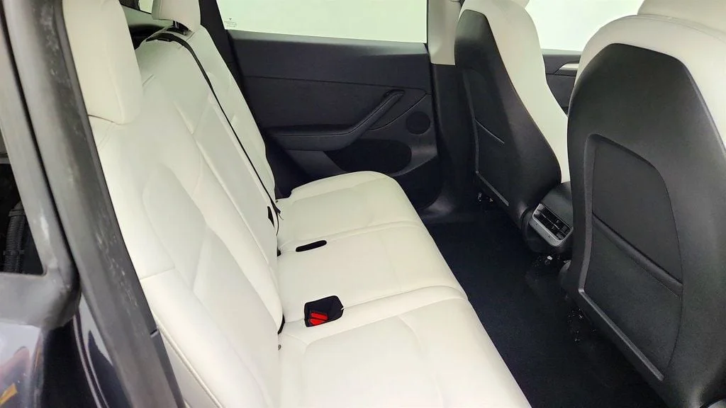 Used 2024 Stealth Grey Tesla Long Range AWD w/ 7-Seat White & Black Premium Interior image 29