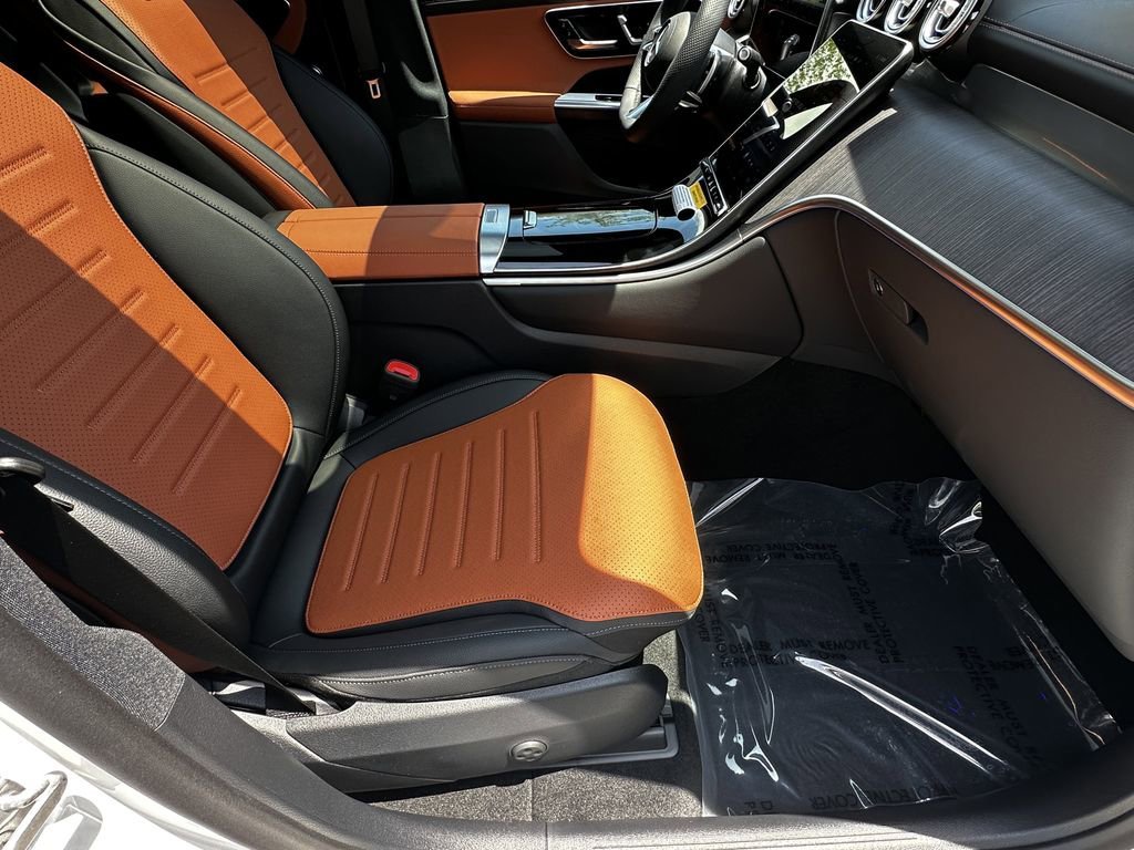 New 2026 Polar White Mercedes-Benz GLC 300 image 15