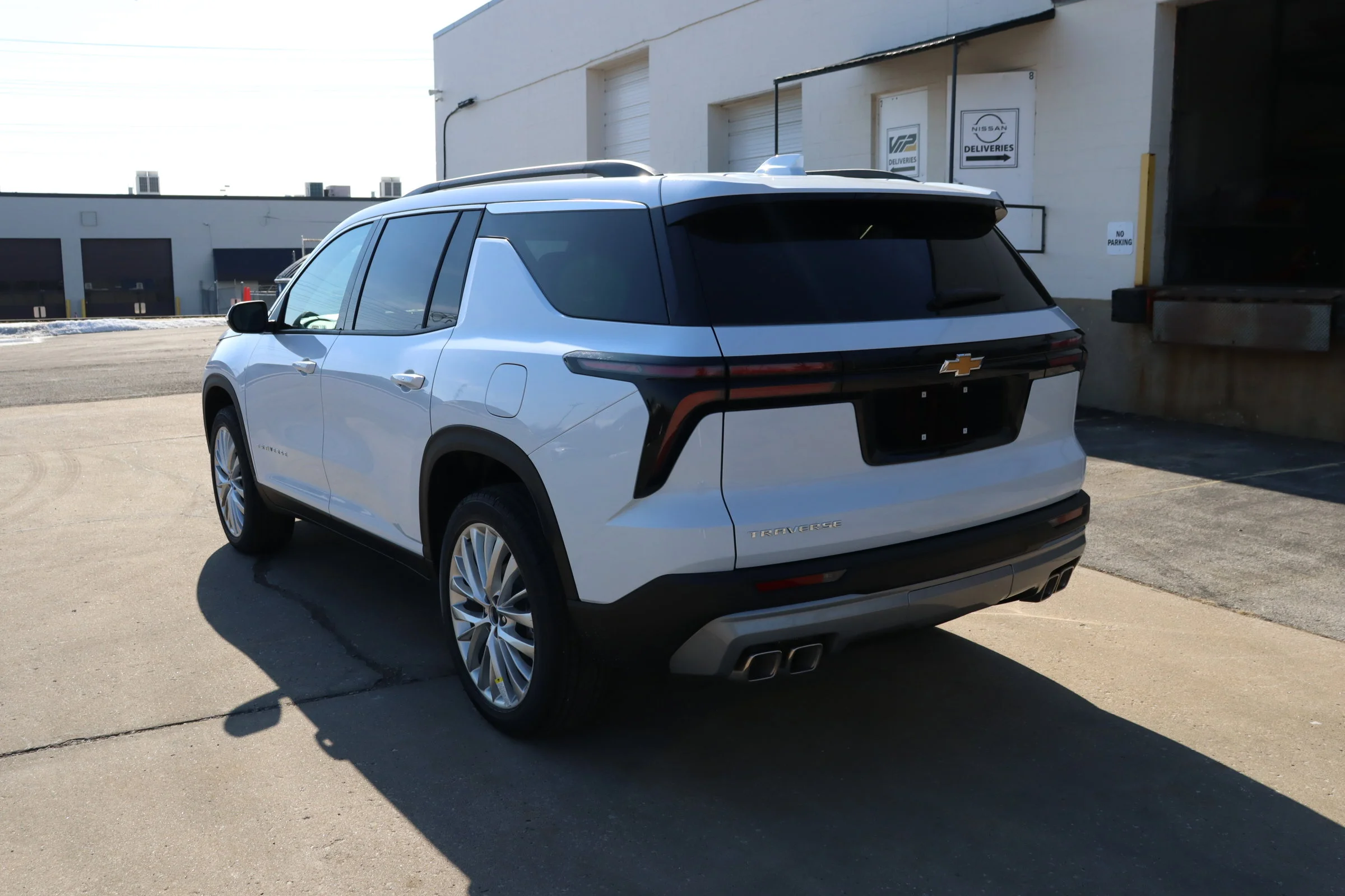 New 2026 Polar White Tricoat Chevrolet LT image 4
