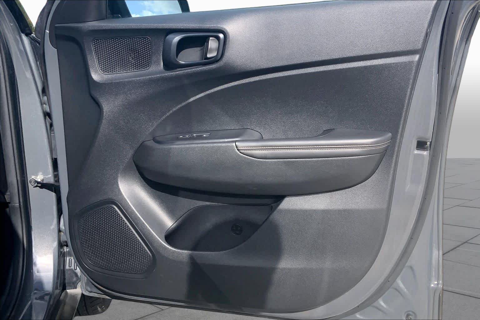 Used 2025 Black Roof Hyundai Limited image 22