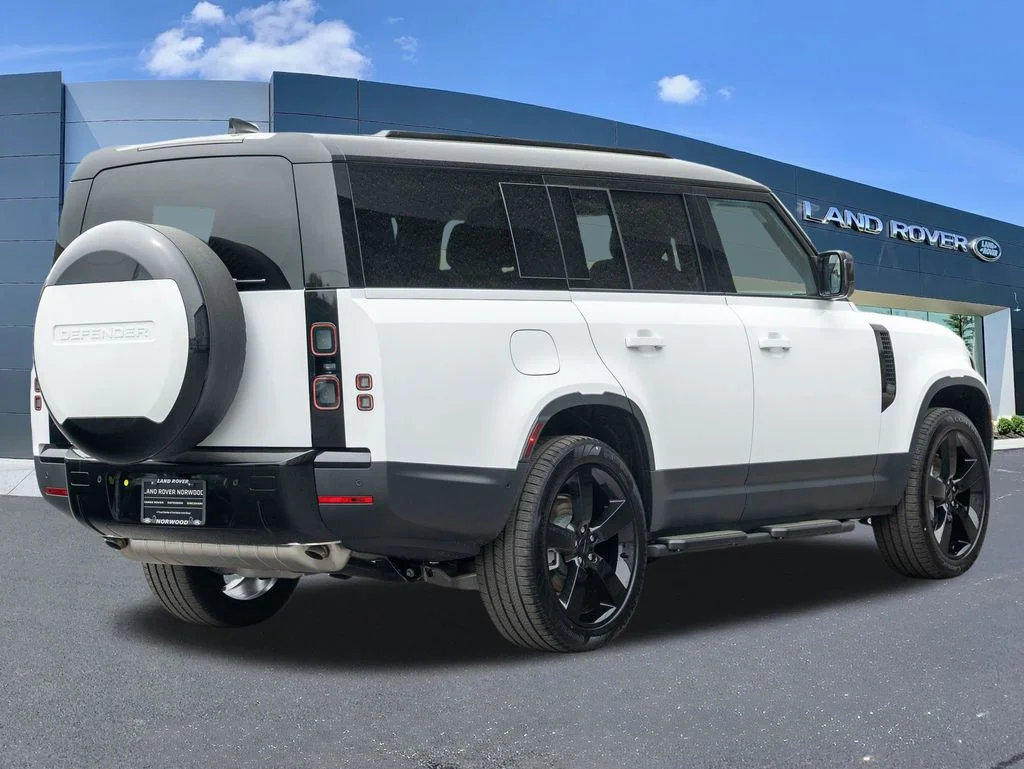 New 2026 Fuji White Land Rover S image 4