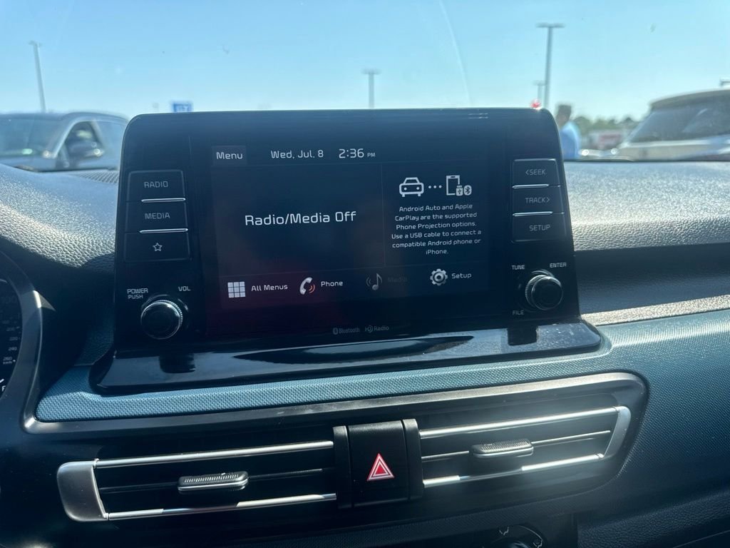 Used 2021 Black Kia S image 17