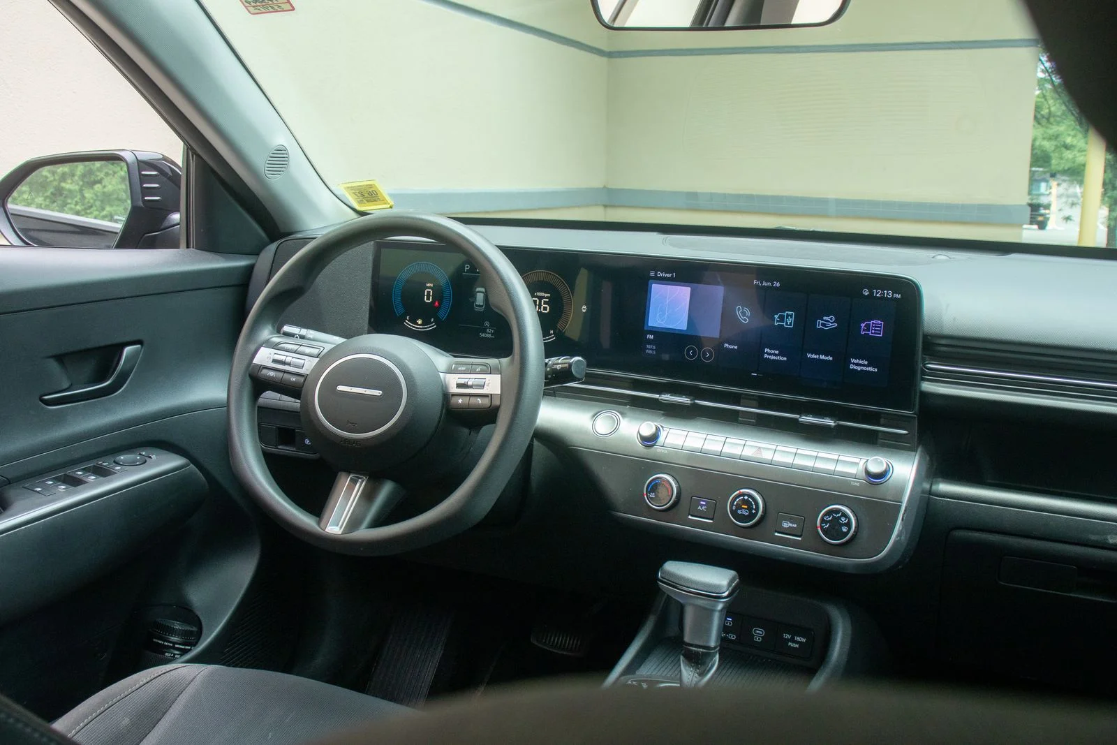 Used 2024 Hyundai Kona SE with VIN KM8HACAB0RU173049 for sale in Commack, NY
