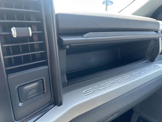 2025 Ford F-350 Super Duty XLT - Photo 39