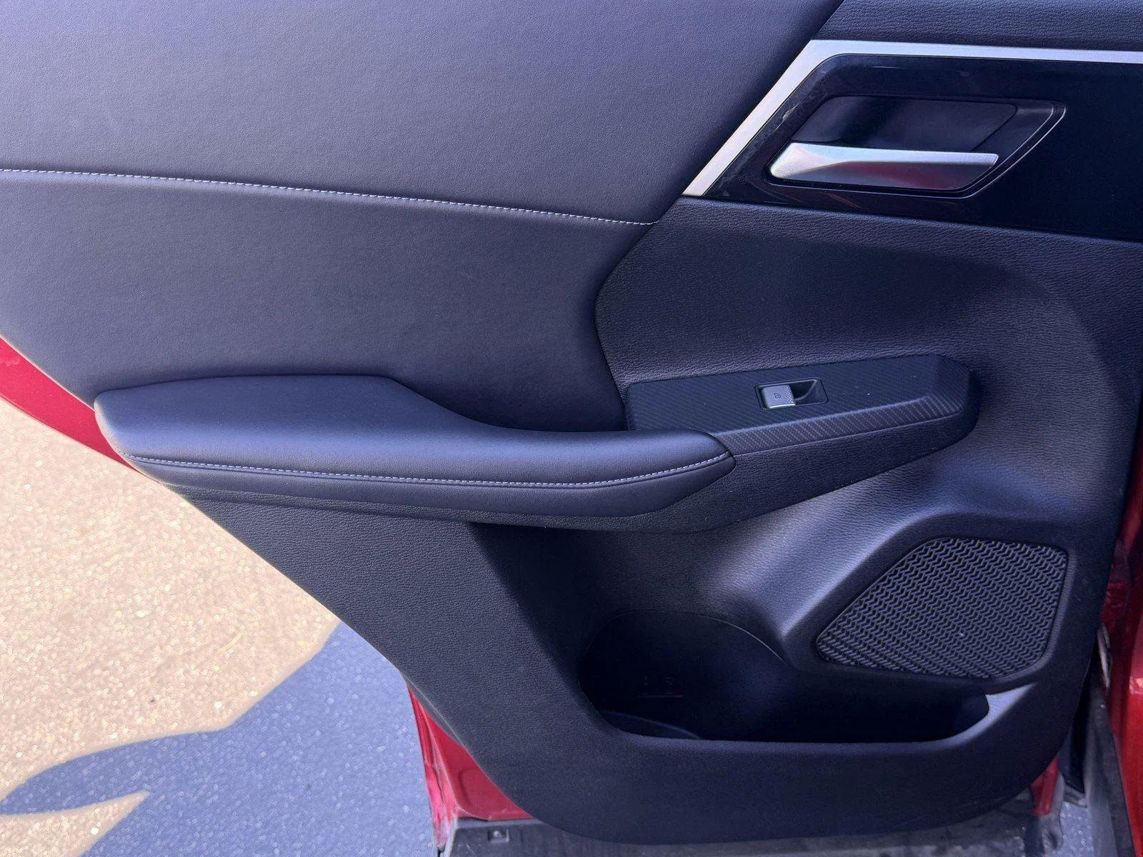 Used 2024  Mitsubishi SE image 15