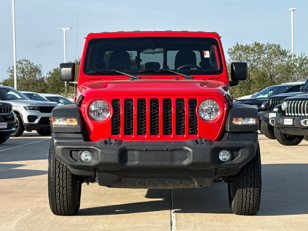 Used 2020 Red Jeep Sport image 2