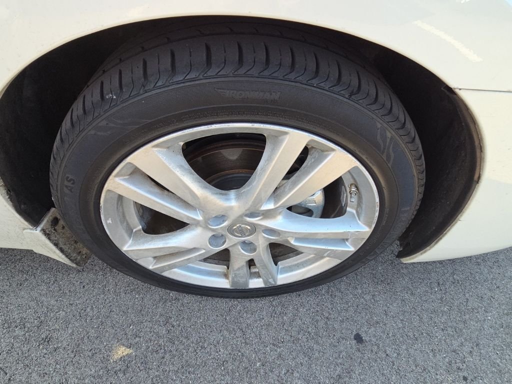 Used 2013 Pearl White Metallic Nissan 3.5 SL image 15