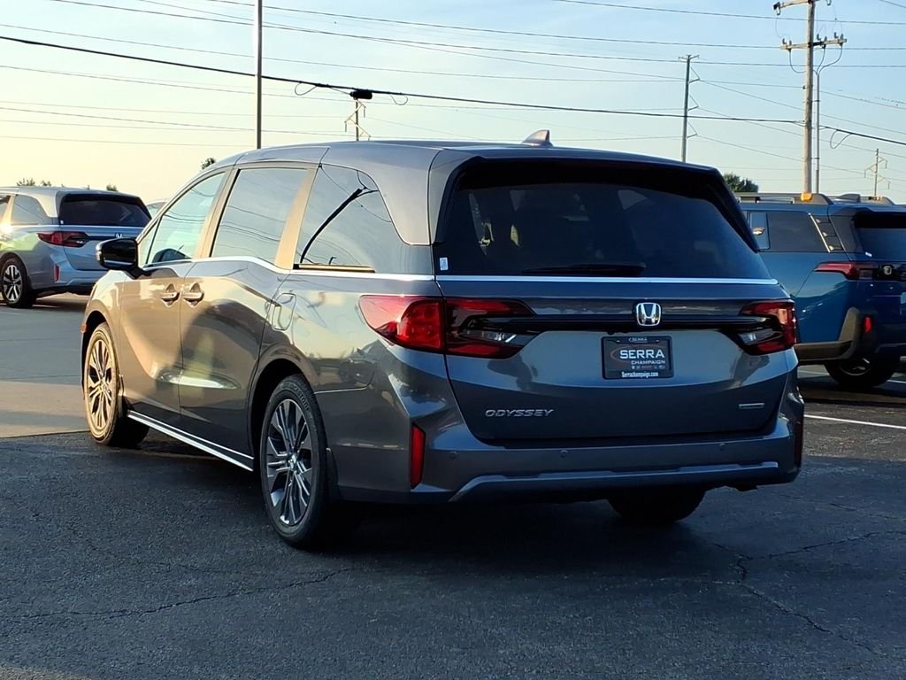 New 2026 Modern Steel Metallic Honda Touring image 15